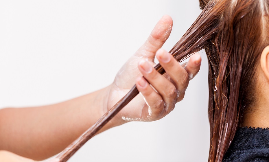 Farbenie vlasov doma: S týmito tipmi neurobíš krok vedľa