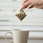 Ako využiť čajové vrecúška v domácnosti? 5 tipov, ktoré oceníš