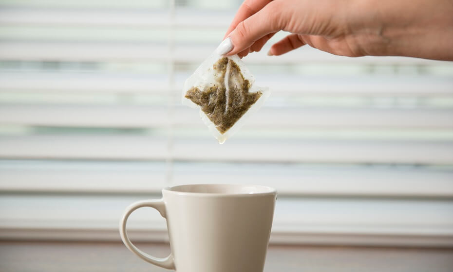 Ako využiť čajové vrecúška v domácnosti? 5 tipov, ktoré oceníš