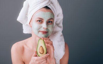 Skvelá domáca avokádová maska: Recepty na tvár aj vlasy