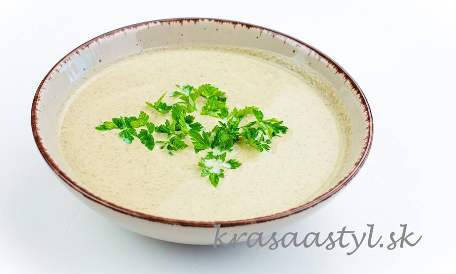 Šampiňónová krémová polievka so zemiakmi