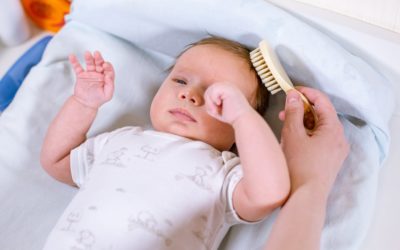 Keď sa objaví mliečna chrasta u bábätka či dospelého, nepanikár: O šupinky vo vlasoch alebo na obočí sa postará toto