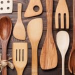 Super tipy, ako vyčistiť drevené varechy a iné kuchynské pomôcky z dreva